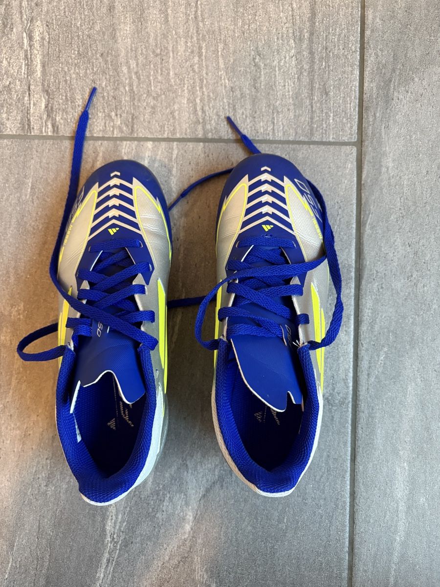 Scarpe per ragazzi: Fussballschuhe Adidas F50 – Usato da Villmergen venduto da Mercedes405 4