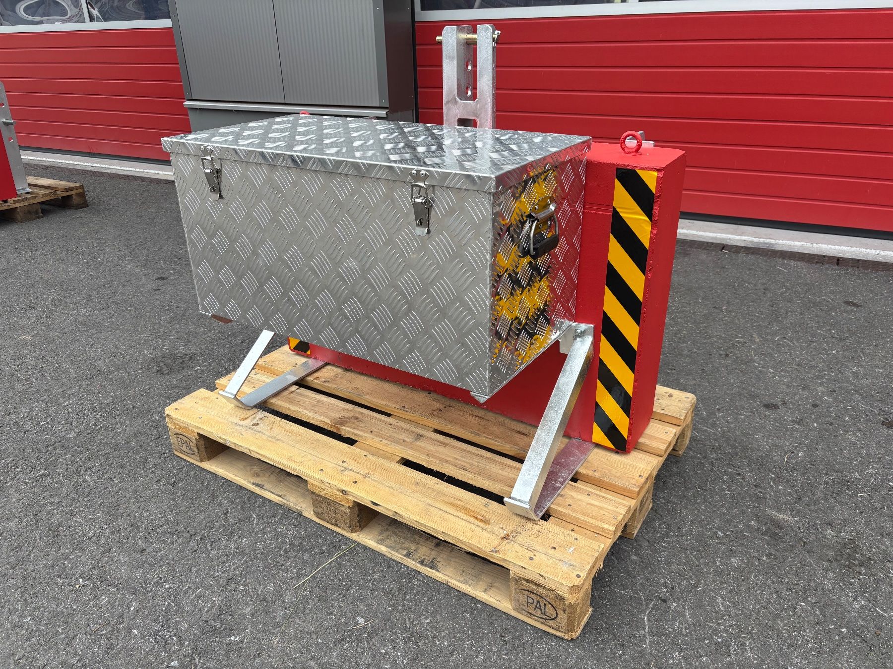 Aebi Traktoren: Front/Heckgewicht Mit Materialbox zu Aebi/Reform – Neu (gemäss Beschreibung) aus Sattel von Toolking90 1