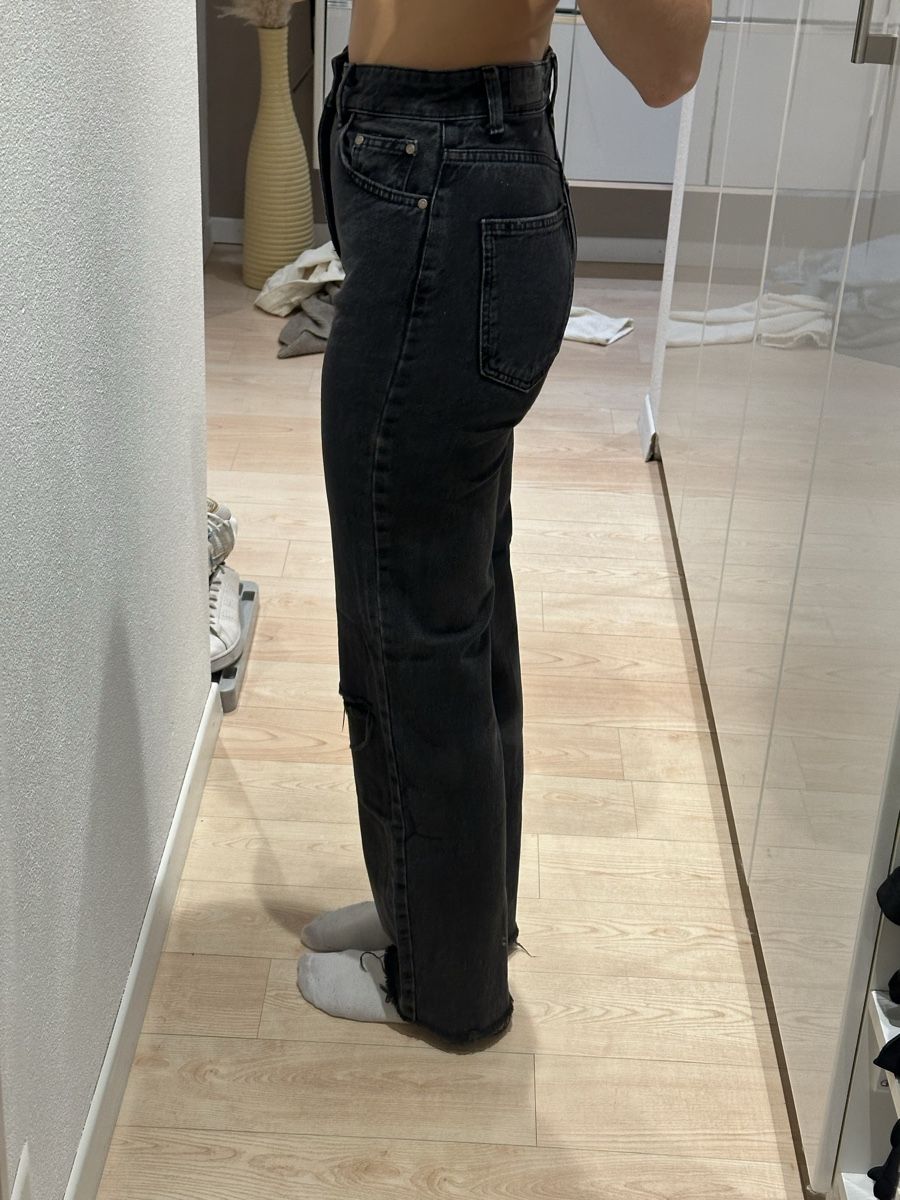 Stradivarius Jeans: schwarze Jeans – Usato da Grafstal venduto da jes_t6s7 2