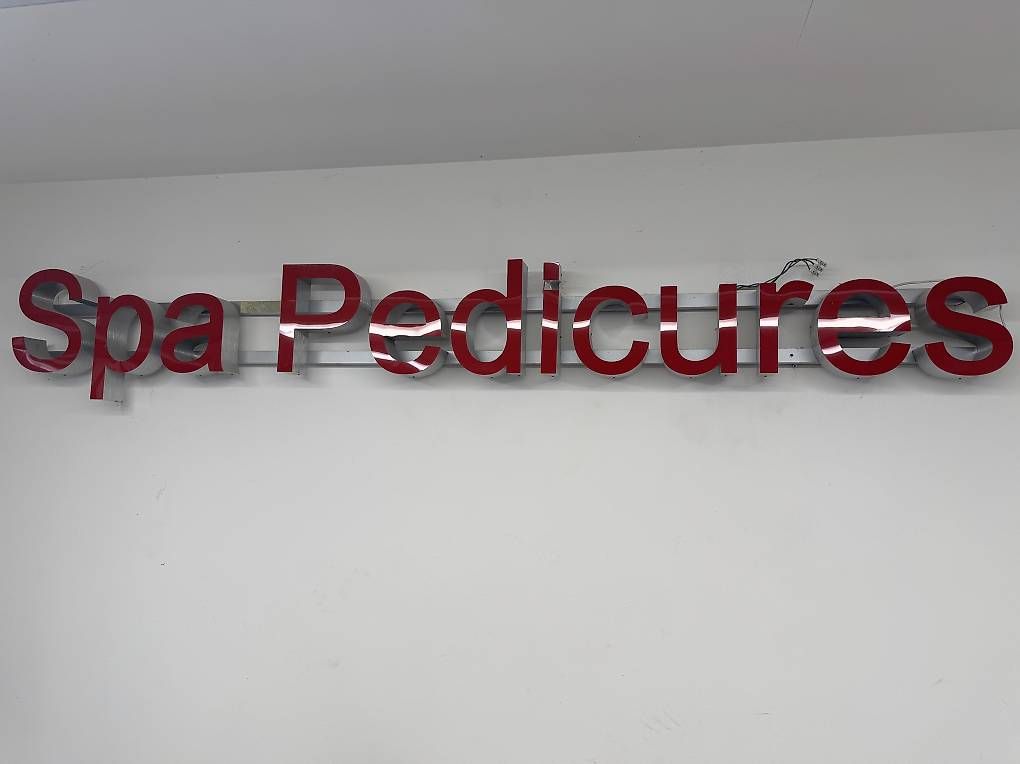 Lampade: beleuchteter Spa-Pediküre-Schriftzug – Usato da Winterthur venduto da blacklight65