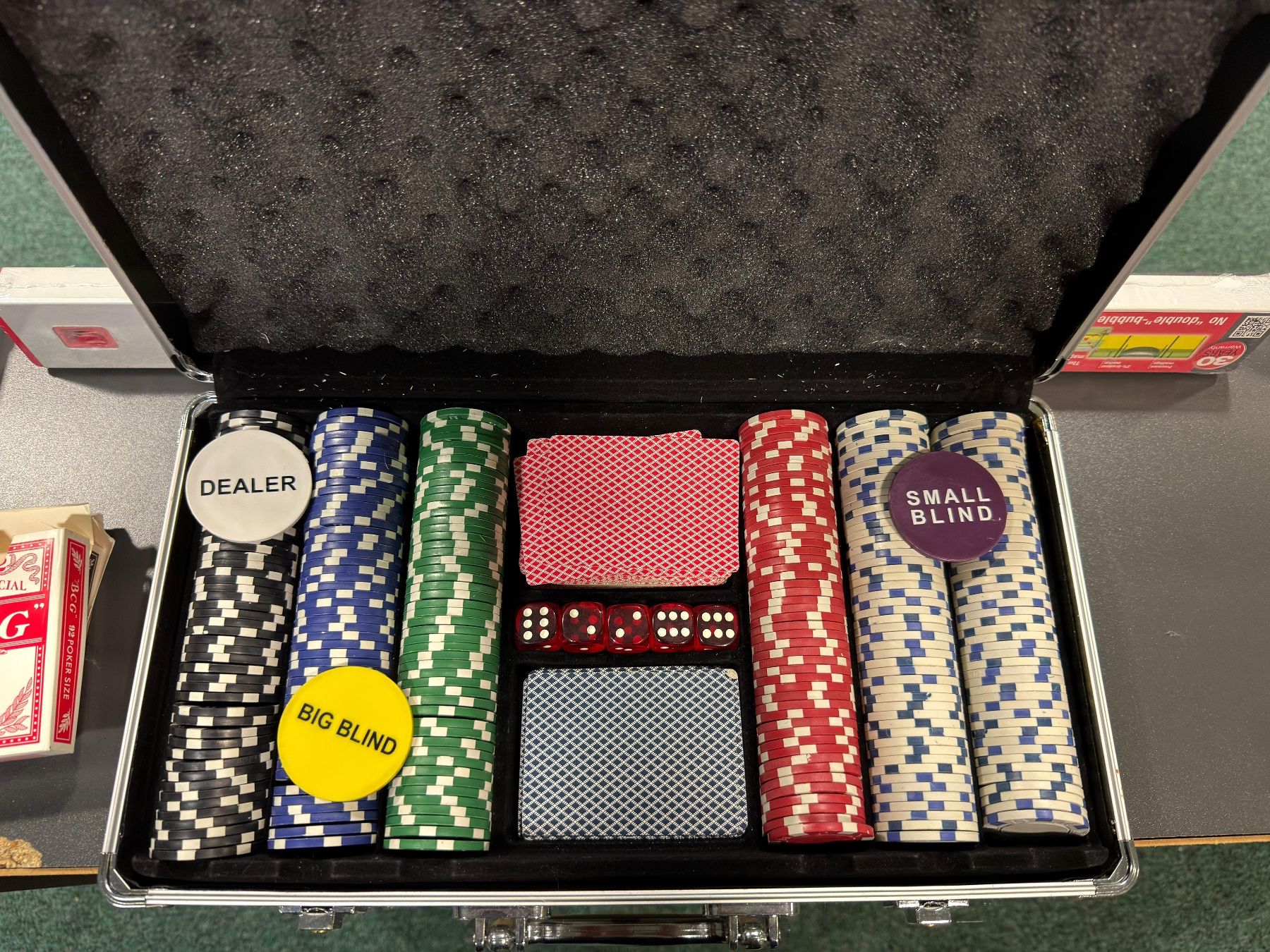 Poker Koffer mit 500 Keramik Chips (Gebraucht) in Zürich für CHF 20 – mit Lieferung auf