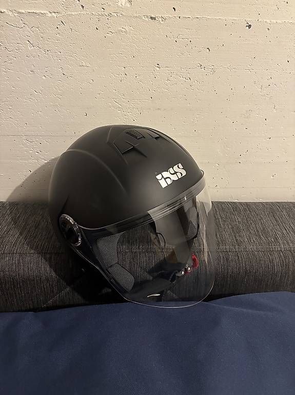 Caschi & visiere: Motorradhelm offen vorne – Usato da Bern venduto da Gastro27