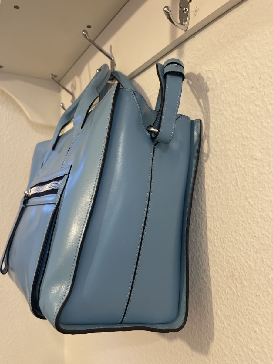 Hugo Boss Borse da donna: Tasche Hugo Leder hellblau neu – Nuovo (secondo la descrizione) da Basel venduto da maw_9jkd 5
