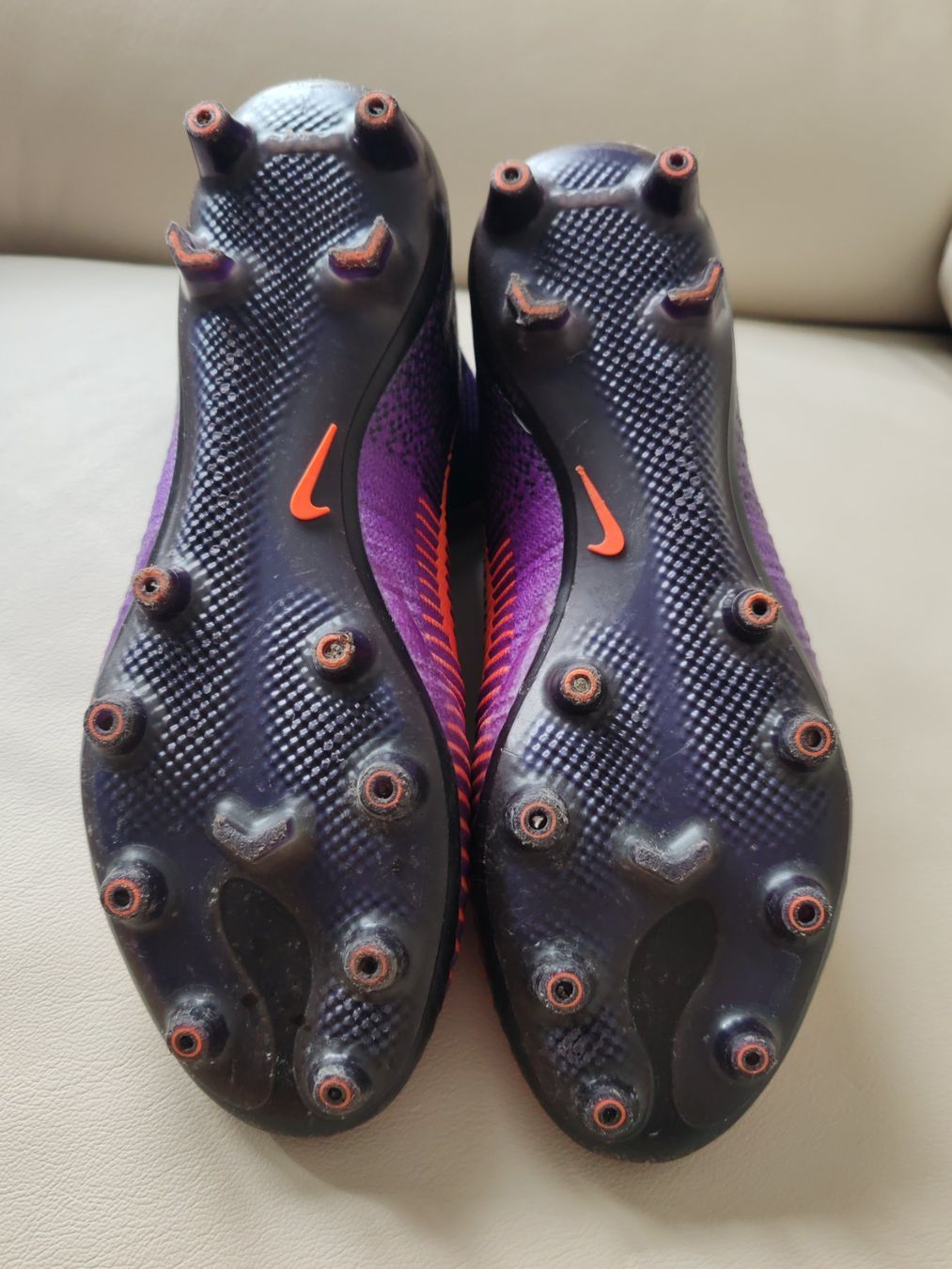 Fussball- & Hockeytore: Fussballschuhe – Gebraucht aus Hochdorf von nesko 2
