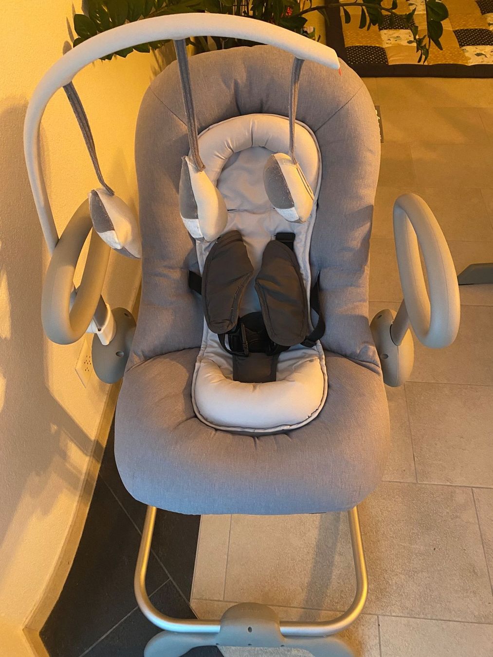 Béaba Sdraiette & Sdraiette a dondolo: Babywippe Beaba Up & Down grau – Usato da Männedorf venduto da varucat