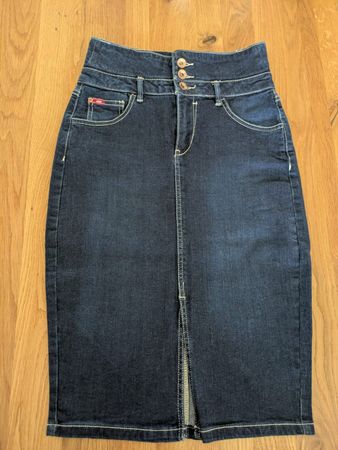 Lee Cooper Damen Jeansrock Dunkelblau Gr. XS – Länge 66 cm