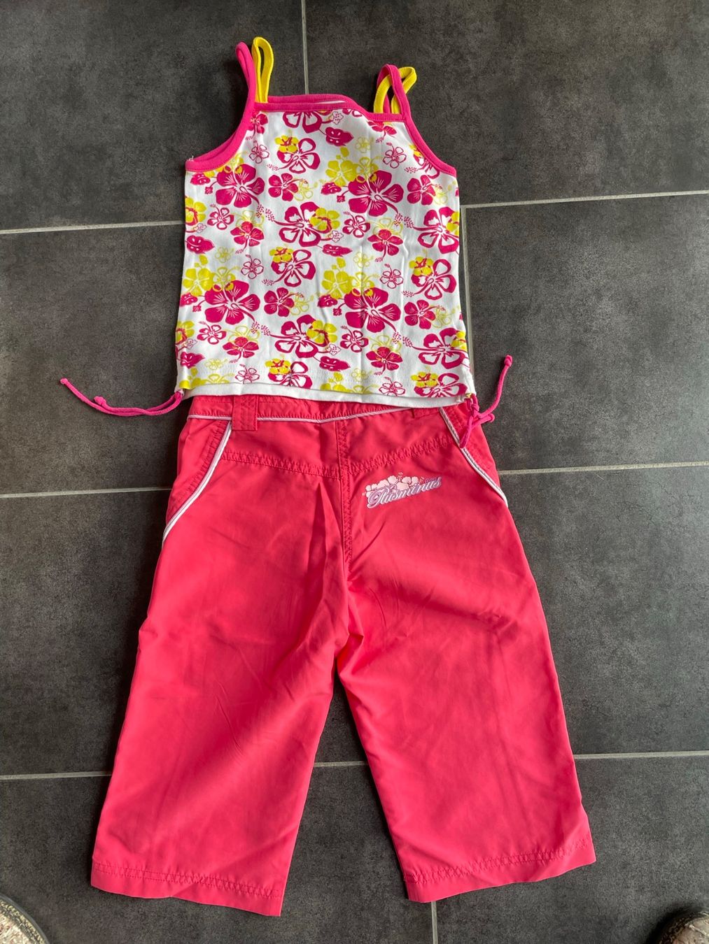 Kleiderpakete & -sets: Shorts & 2 Shirts Gr. 140 – Gebraucht aus Goldswil von _Dudy_ 2