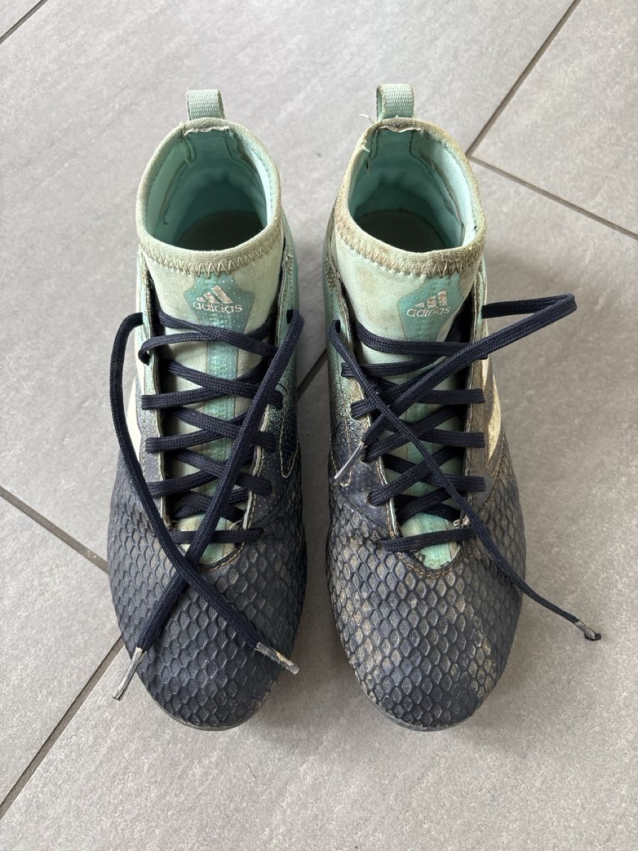 Adidas Scarpe per ragazzi: Fussball Schuhe Adidas – Usato da Benglen venduto da sunita82