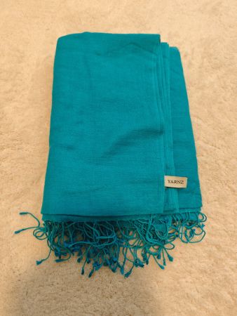 YARNZ Luxus Schal / Stola – wunderschönes Türkis/Teal – Top