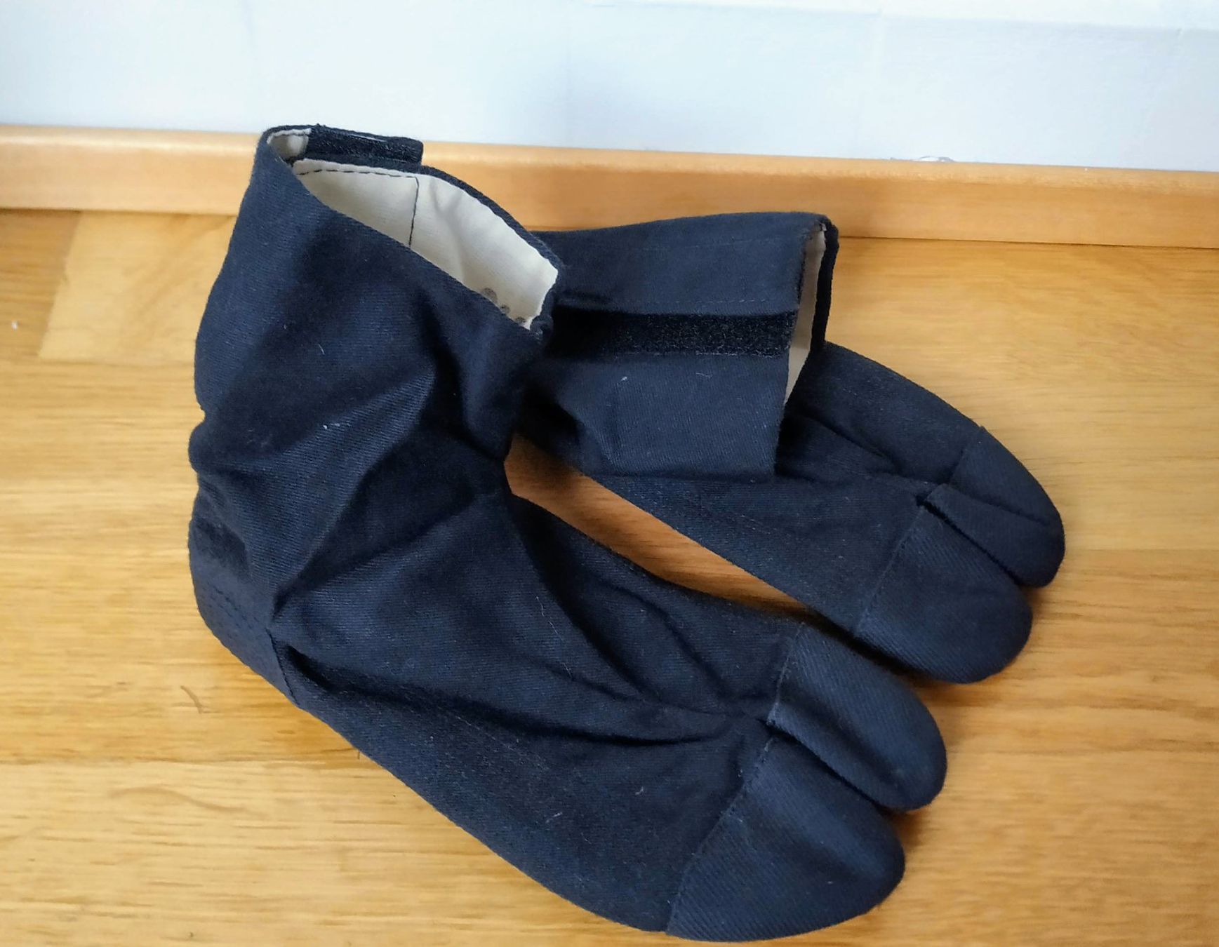 Scarpe per ragazzi: Chaussures asiatiques type ninja Taille 33 – Usato da Carouge GE venduto da for_8yym