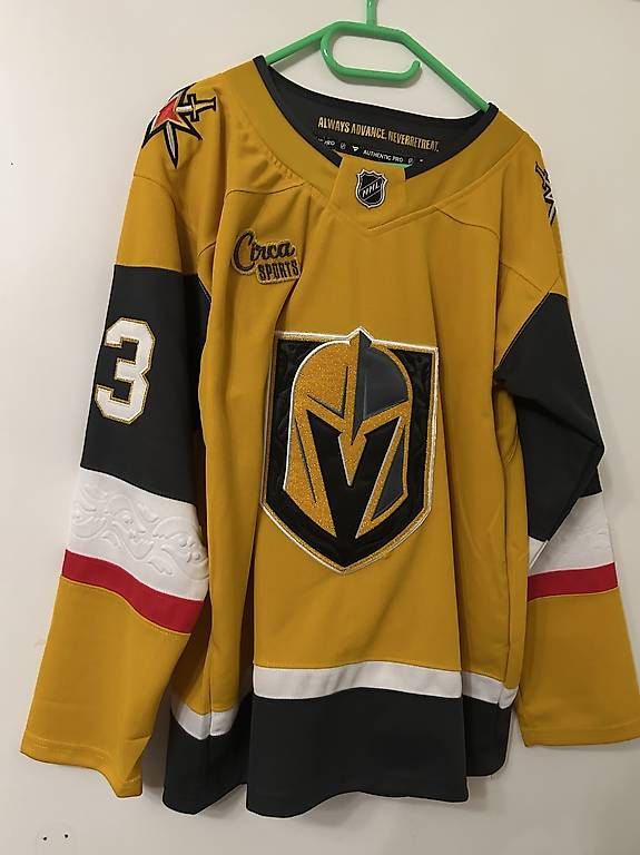 Leibchen & Hosen: Vegas Knights #93 Marner Jersey – Gebraucht aus Effretikon von PrimeTimeB