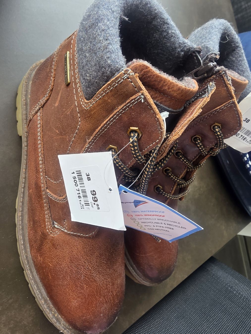 Schuhe für Jungen: Schuhe – Neu (gemäss Beschreibung) aus Wohlen AG von Swet