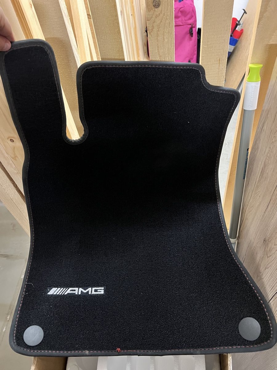 Mercedes-Benz Tapis / Bacs: Mercedes AMG Fussmatte – D'occasion à Olten par akosdrummer 3