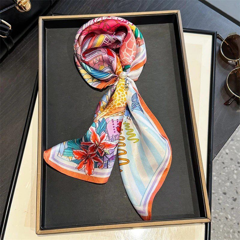 Foulard & Sciarpe: Farbenfrohes Seidentuch, neu – Nuovo e nell'imballaggio originale da Laufen venduto da flowerfan 1