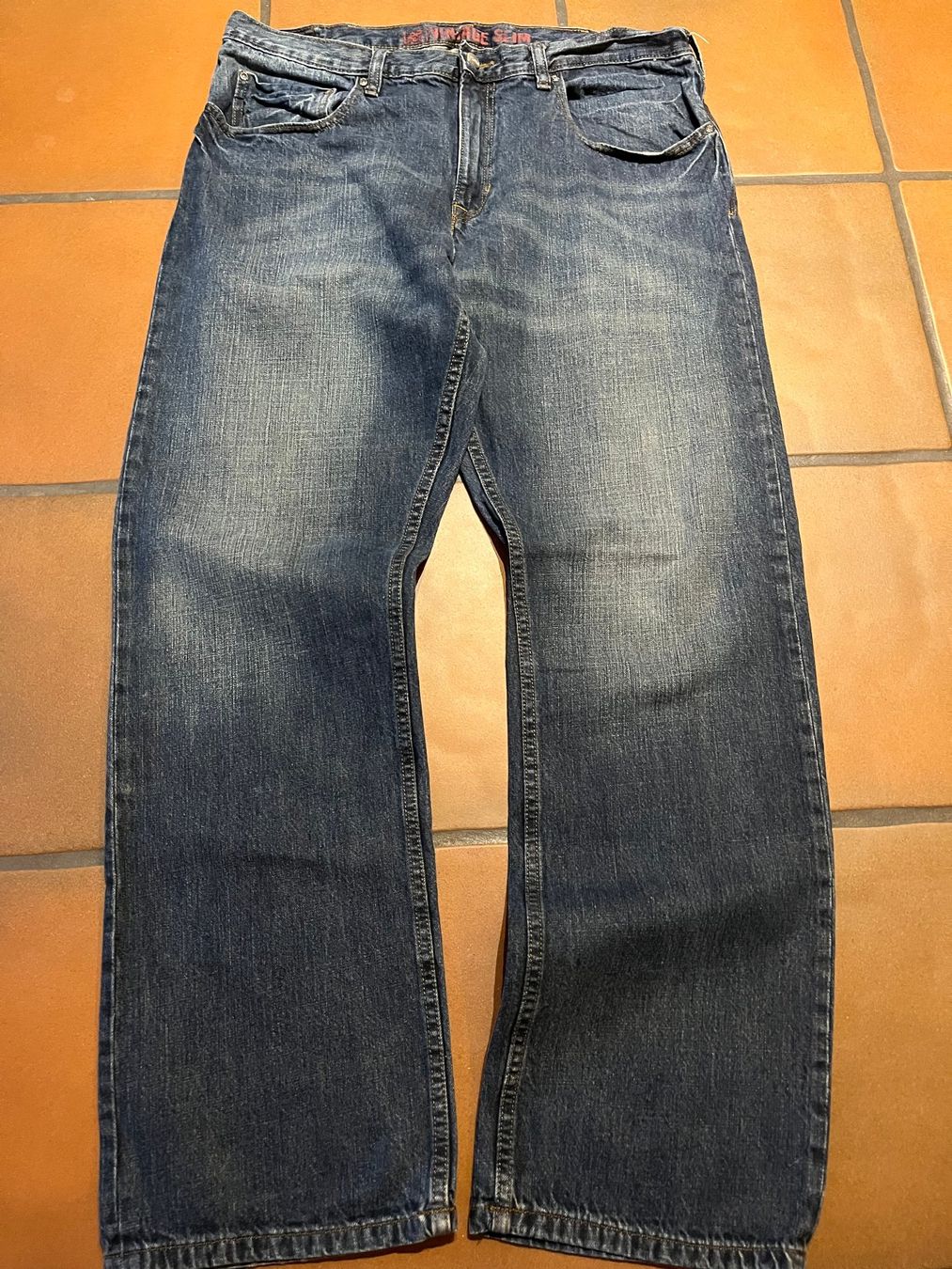 Lee Jeans: 2 Paar Jeans Lee Grösse 38x32 – Usato da Rechthalten venduto da Cheech2 5