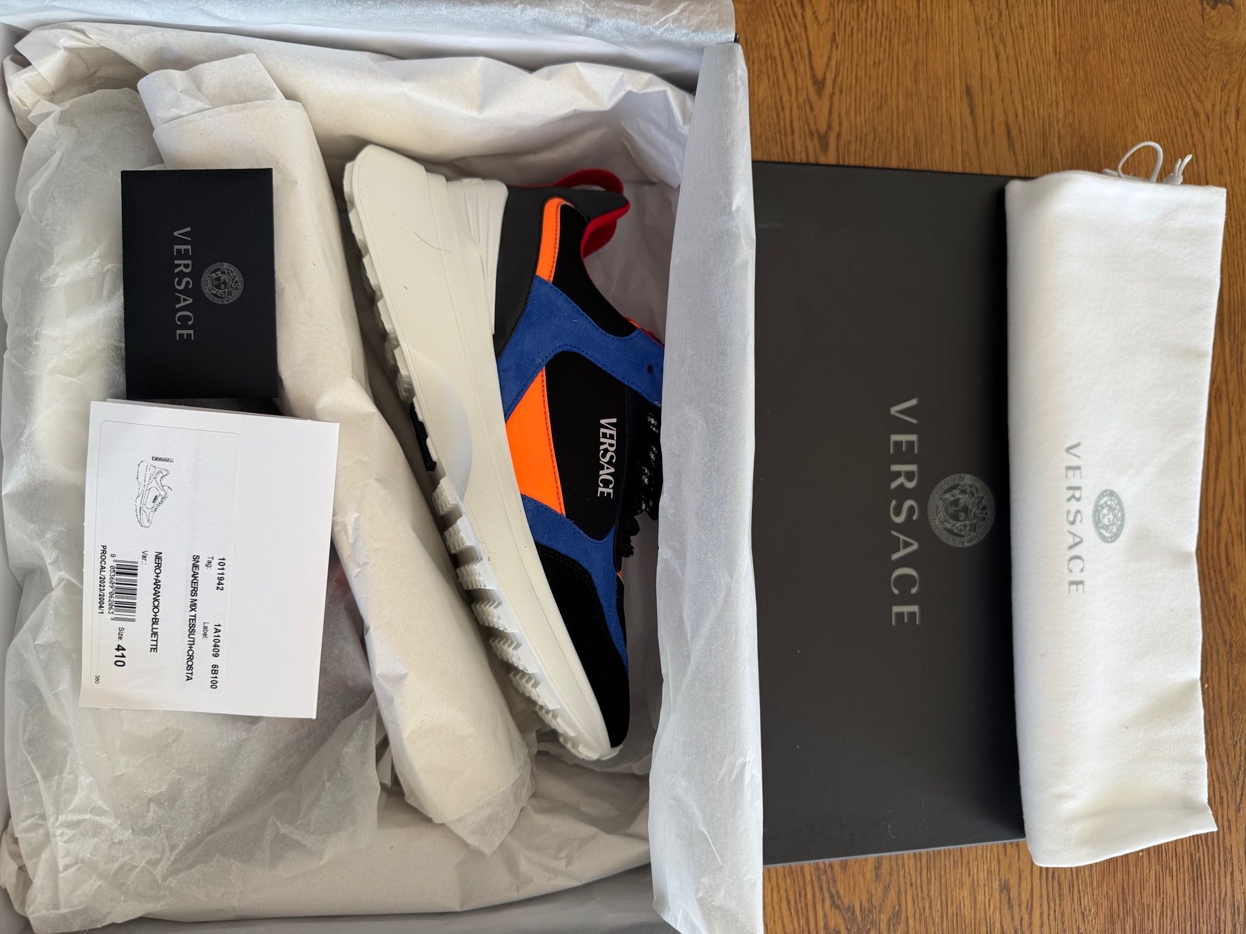Versace Herrenschuhe: Versace Sneakers cuir multicolore. Pointure 41 – Neu und originalverpackt aus Corsier-sur-Vevey von sergioblak