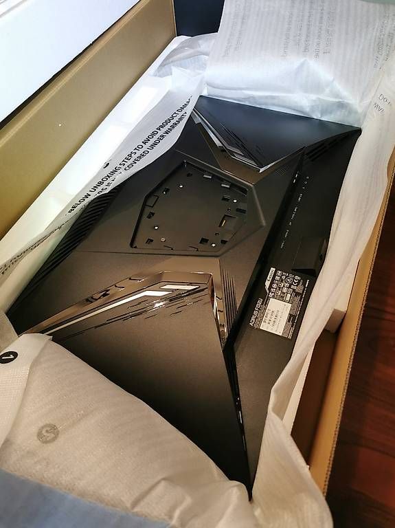 Ecrans: Gigabyte Aorus FI32U – D'occasion à Arbaz par str_nhg8 2