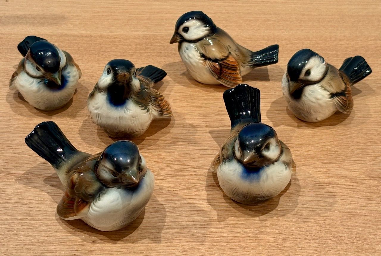 Statuette: Sechs Spatzen aus Keramik, makellos – Usato da Rütihof venduto da Bashful