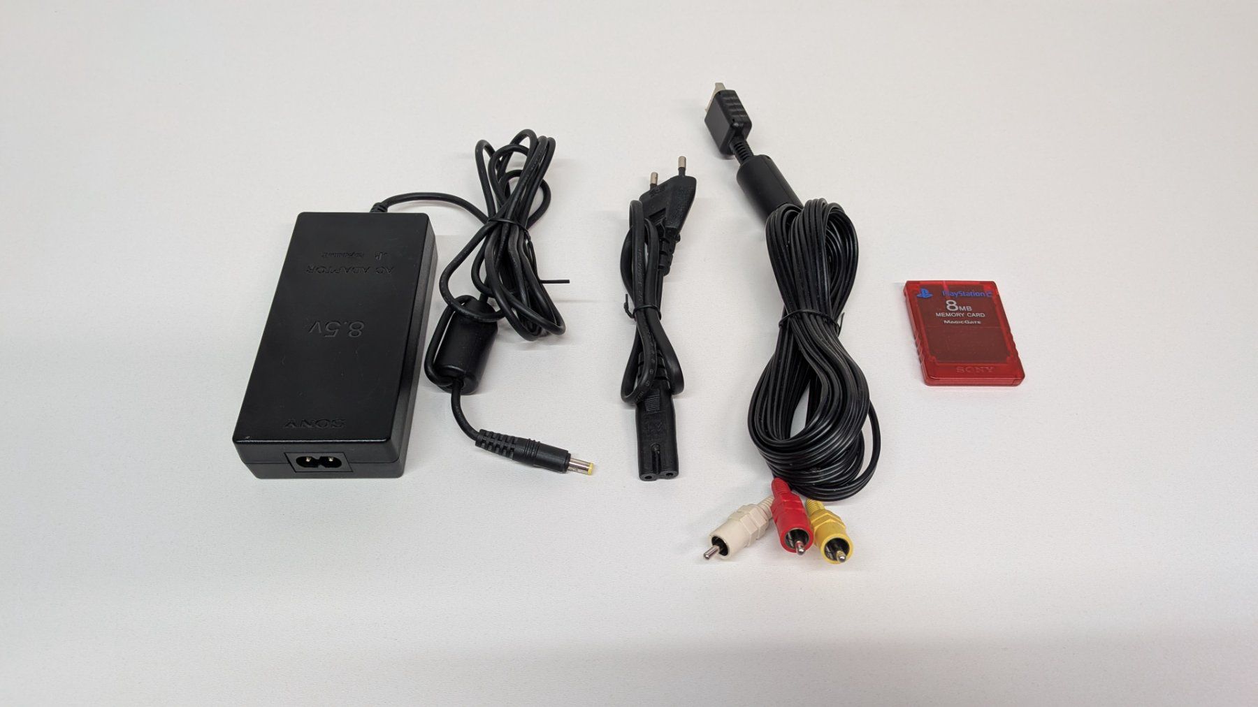 Sony Consoles: PlayStation 2 Slim Silver mit Controller ORIGINAL – D'occasion à Menziken par mame18 4