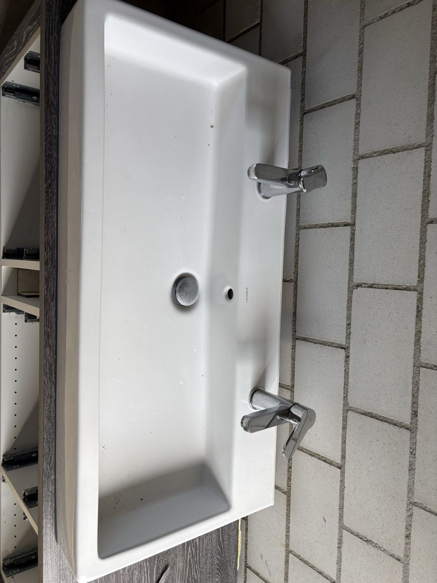 Spülbecken & Waschbecken: Waschtisch Duravit mit 2 Armaturen  – Gebraucht aus Roggwil BE von Buebu0 5