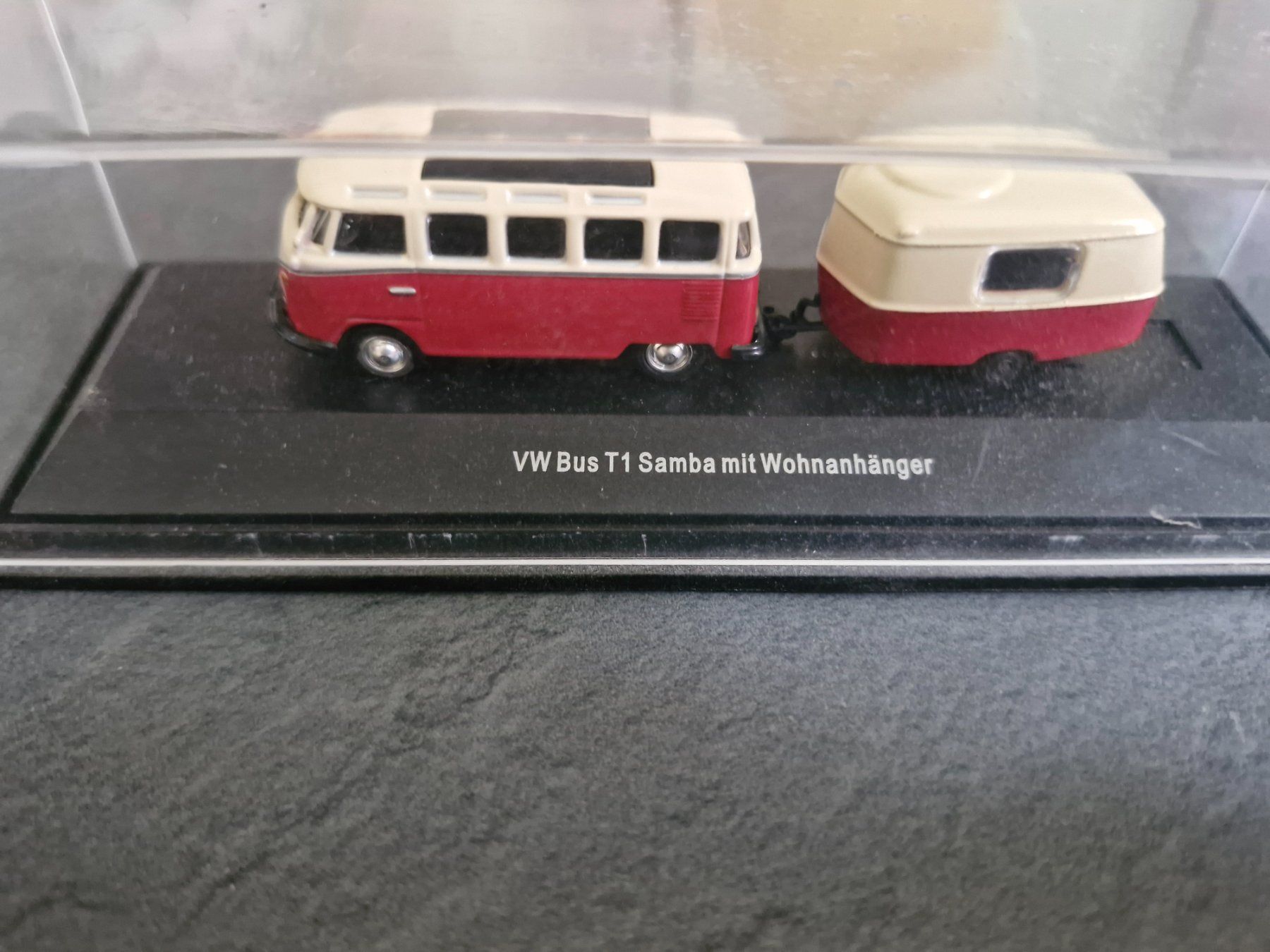 Volkswagen Modellini d'auto: Modellauto VW T1 mit Wohnwagen – Usato da Kerns venduto da sil_726k