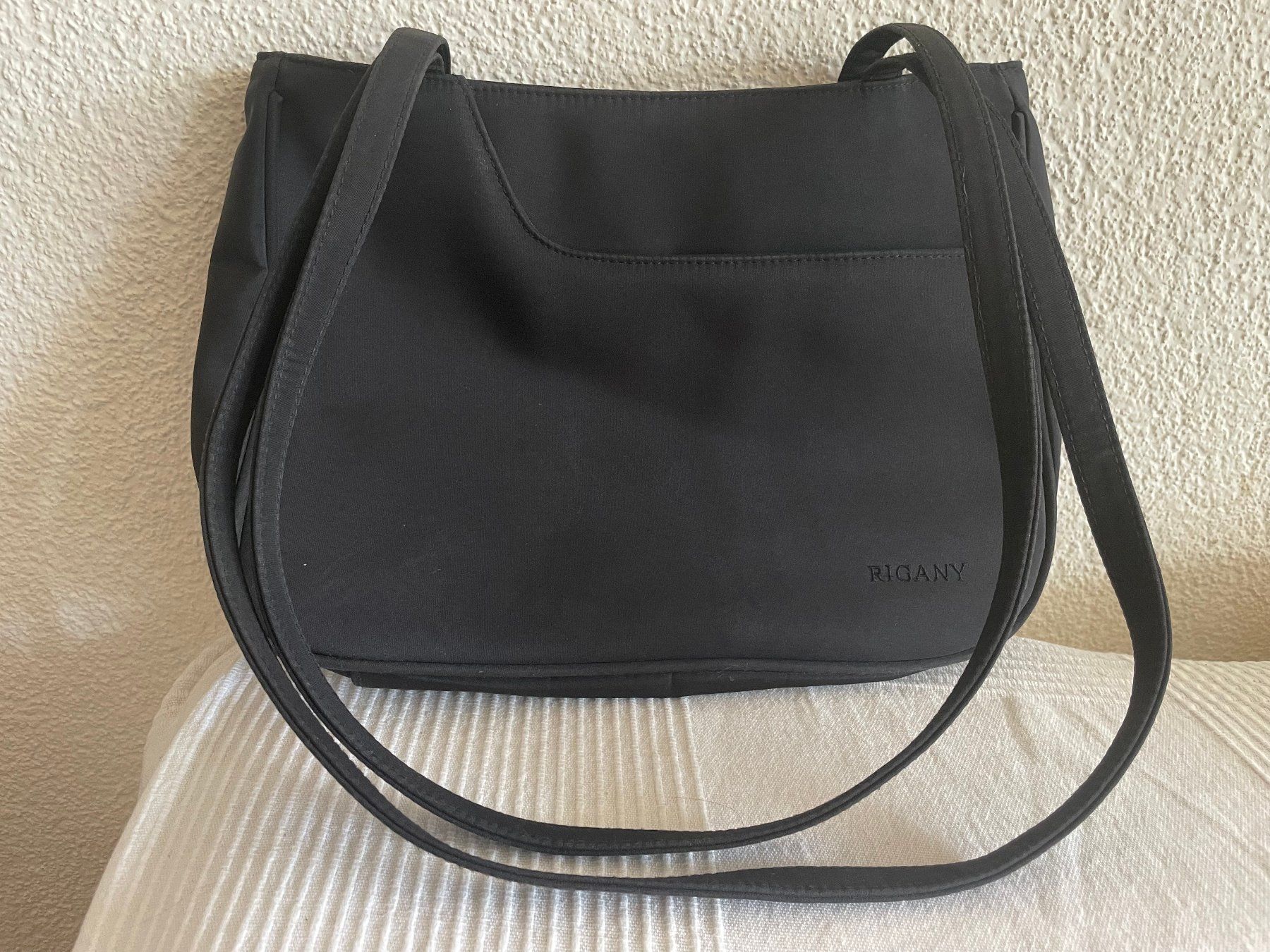 Borse da donna: Schwarze Tasche Rigany – Usato da Münchenbuchsee venduto da hamama18 1