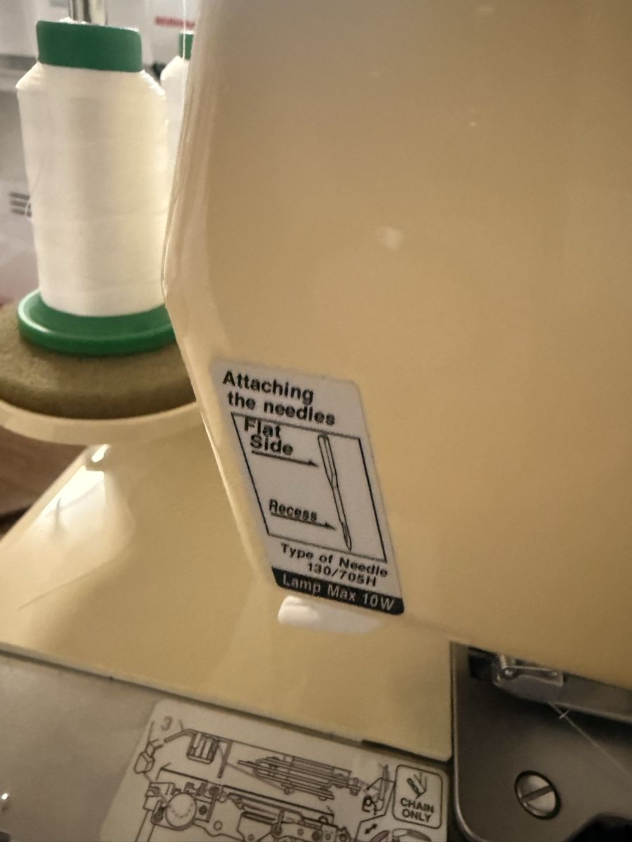 Bernina Macchine da cucire: Bernina Cover Nähmaschiene – Usato da Lengnau BE venduto da noyanomy 3