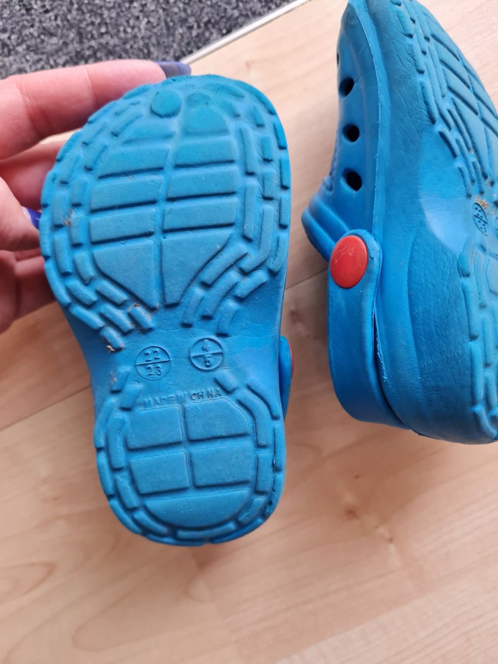 Chaussures garçon: Spiderman Clogs Gr. 22/23 – D'occasion à Wallisellen par T8304T 1