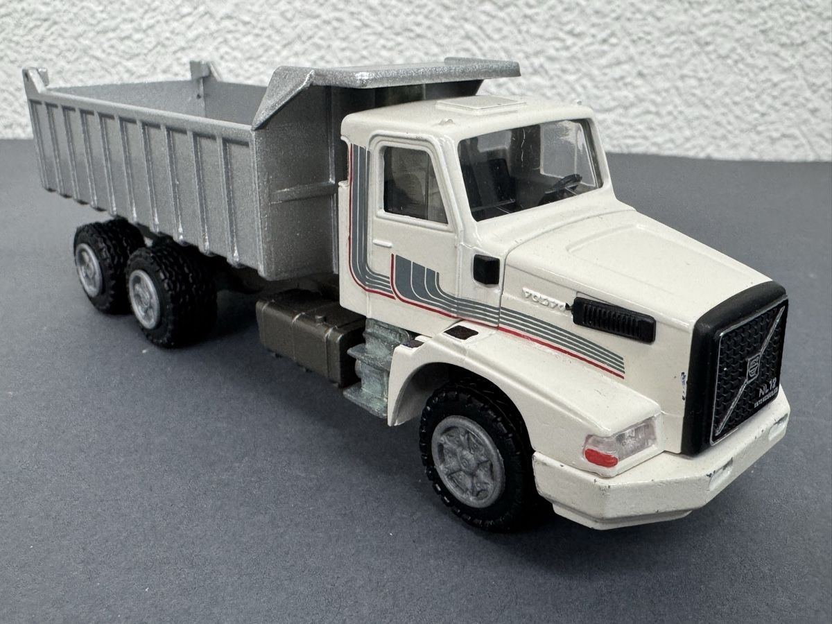 Conrad Kit di modellismo & Modellini statici: Volvo NL12 Brasil Kipper Conrad 1:50 – Usato da Luzern venduto da aa43modelcars-Luzern 2