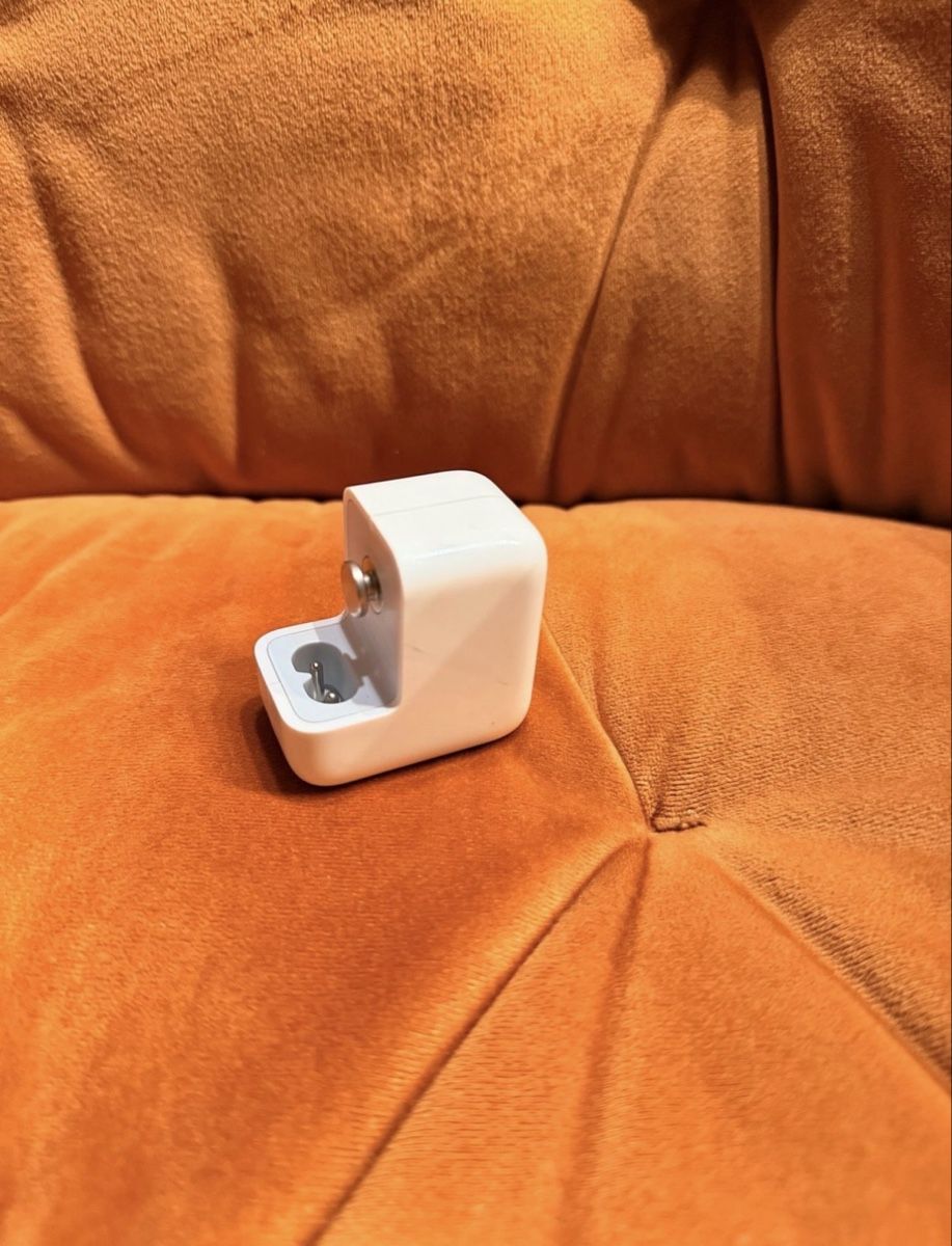 Apple Caricabatterie: Apple 12W USB Power Adapter – Usato da Balgach venduto da ren_xy57