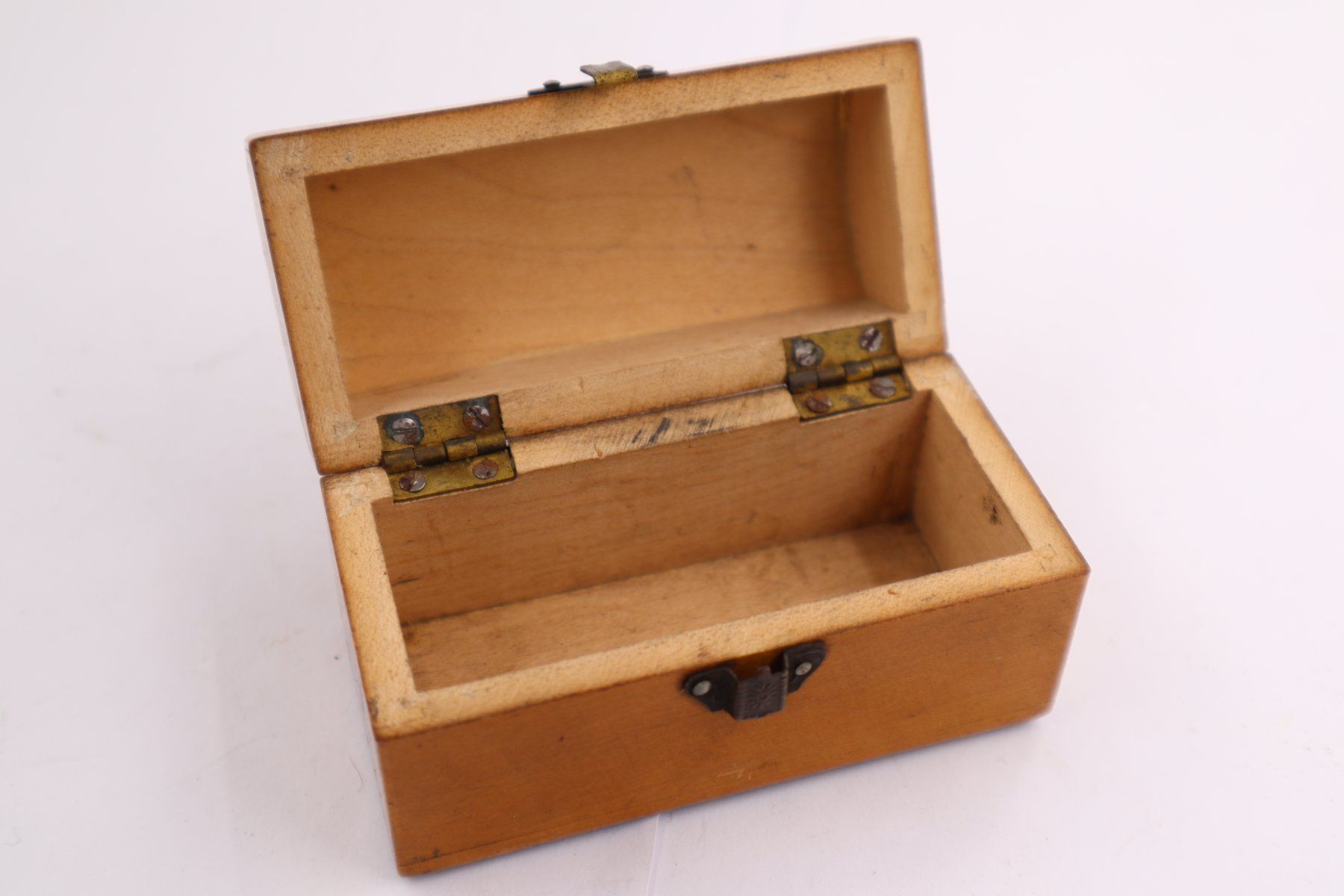 Truhen: Maucheline Ware Mini Holz Truhe Newquai – Gebraucht aus Baden von swiss-alps 3