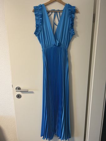 Seidenoptik Maxikleid mit Volants, Grösse M