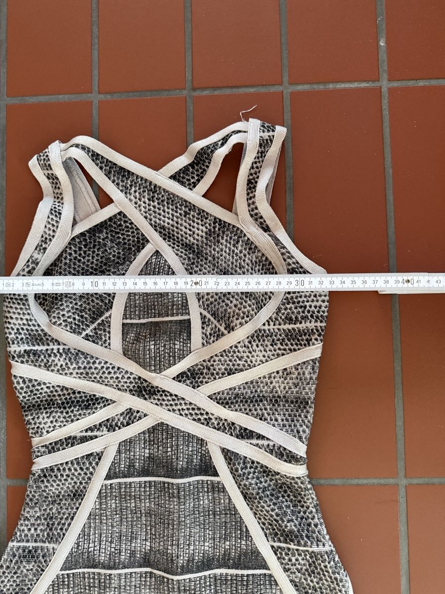 Vestiti: Forever Unique Kleid Gr. 36 Schlangenmuster Figurbetont – Usato da Zürich venduto da JOD213 2