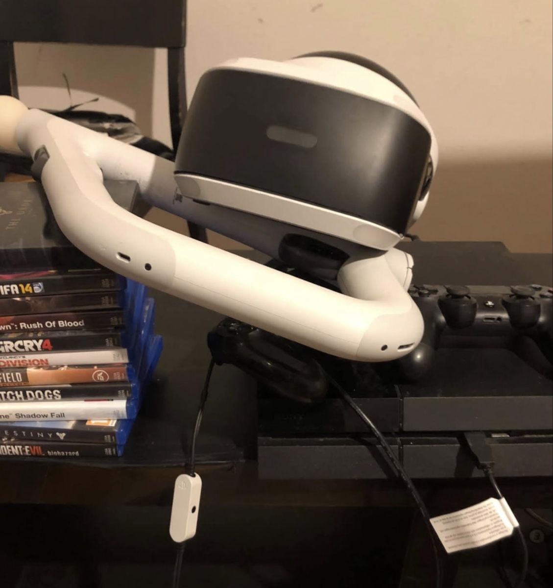 Sony Casco VR: Visore VR PlayStation 4 con controller Dualshock 4 – Usato da Wetzikon ZH venduto da lan_sv66 1