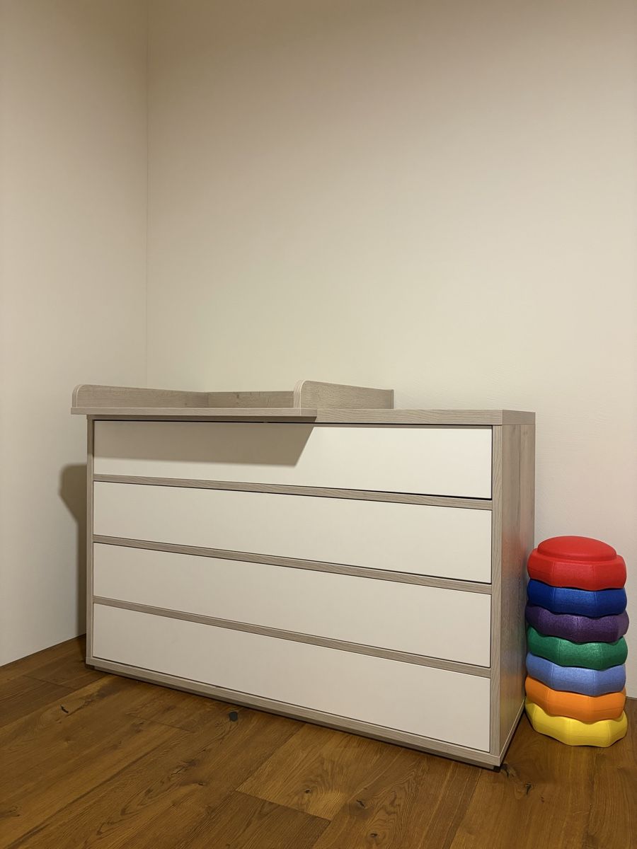 Wickeltisch & Zubehör: Wickelkommode – Gebraucht aus Giswil von kwdesign
