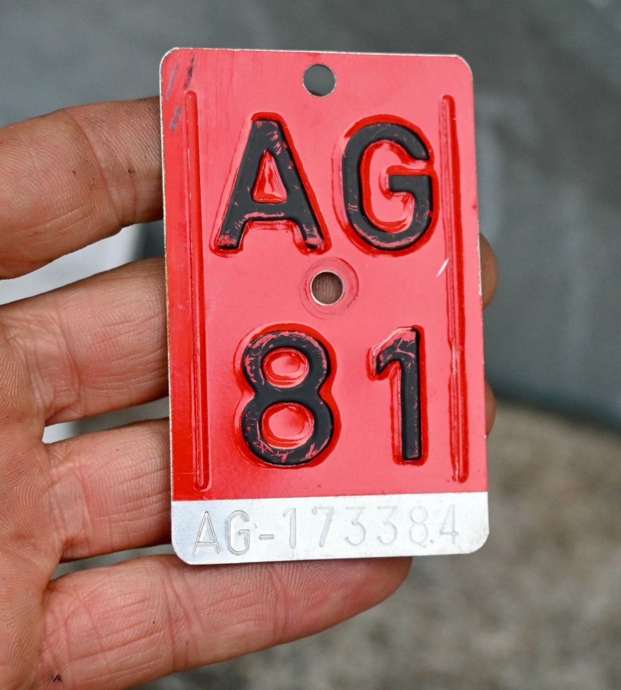 Insegne: Velonummer AG 81 von 1981 - Aargau – Usato da Pfaffhausen venduto da mono_rec