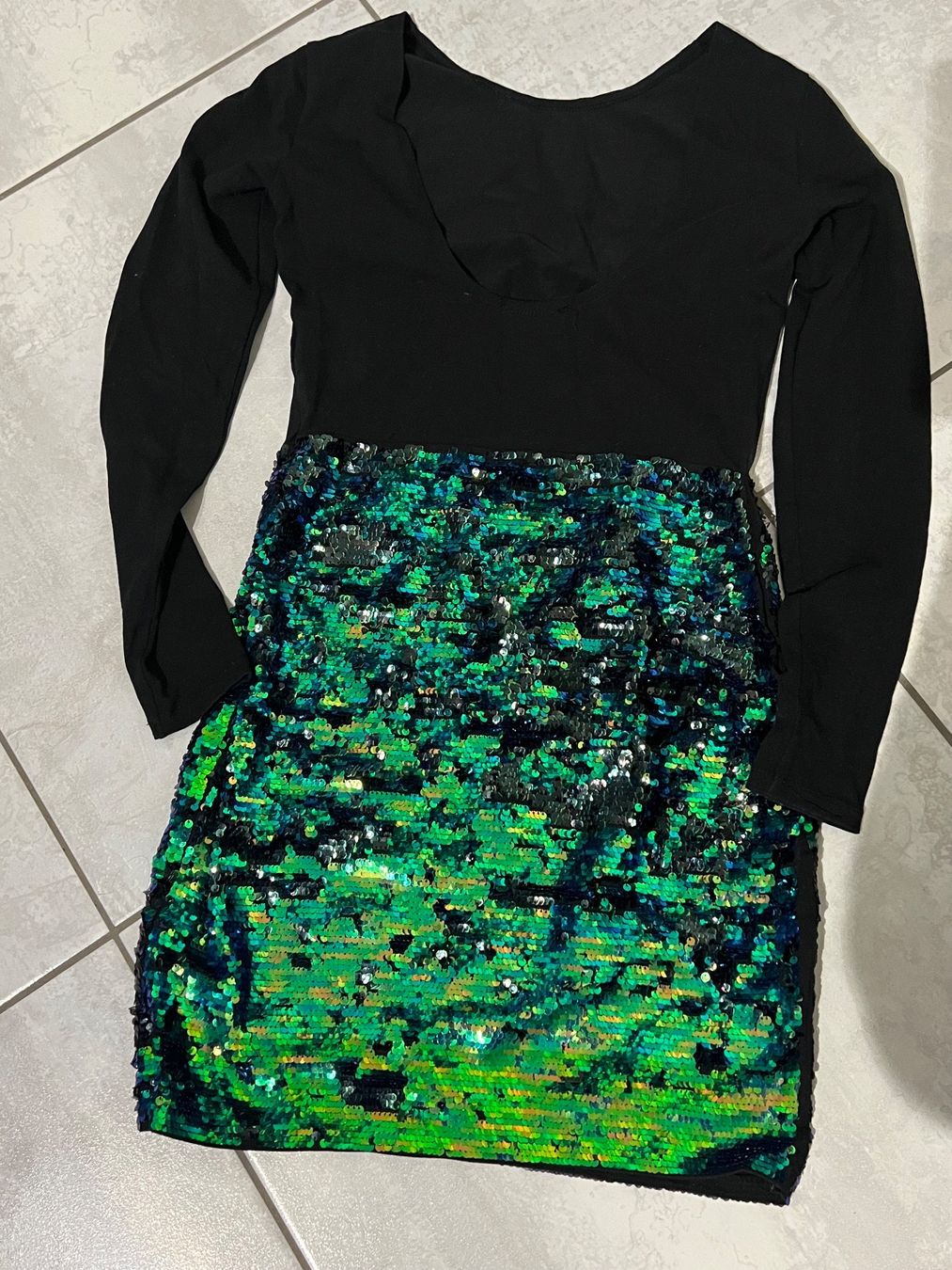 Costumes: Fasnachts-Kleid Pailletten Gr.36 – D'occasion à Schmerikon par Speedy053 1