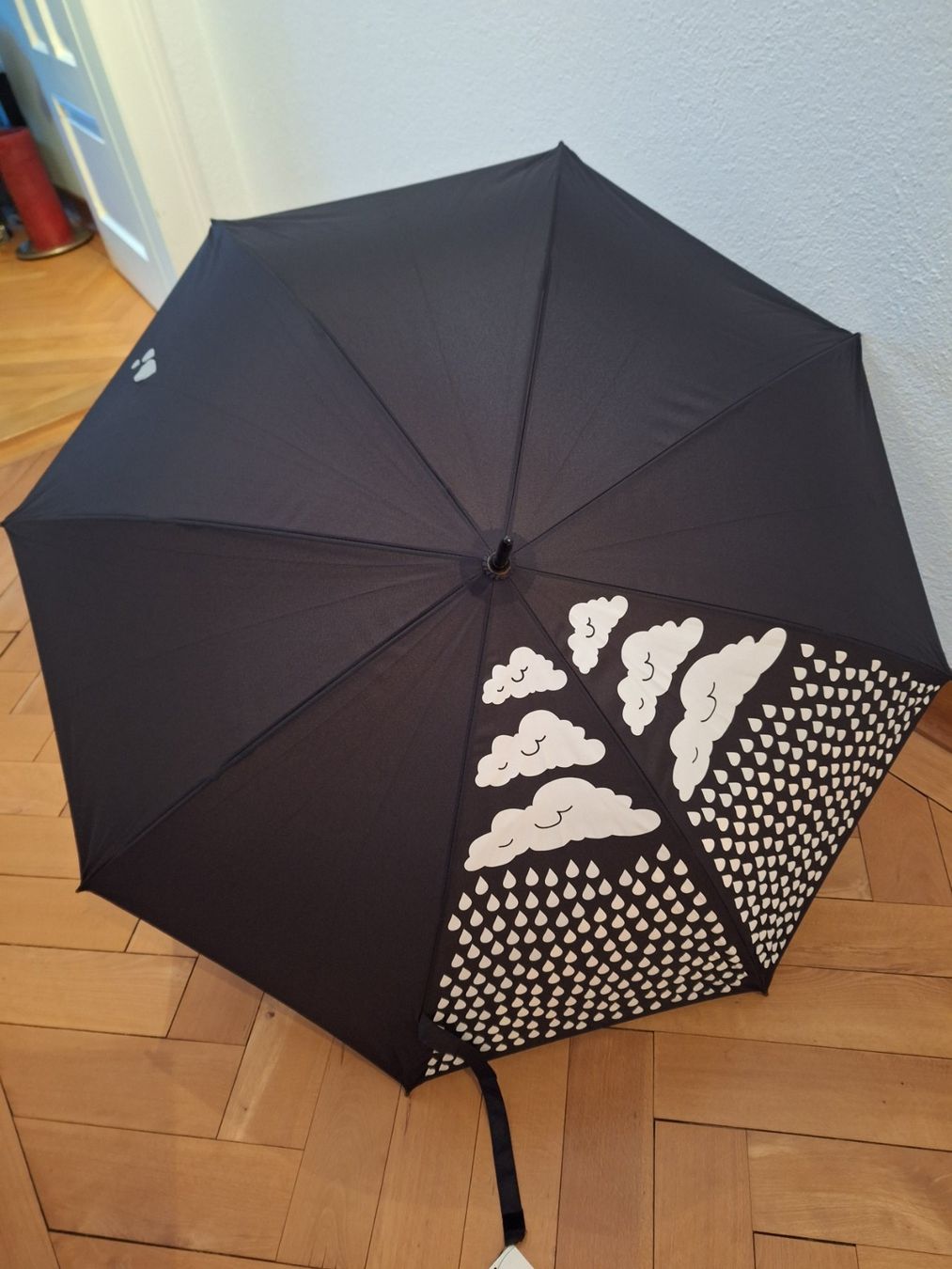 Ombrelli: Wunderschöner neuer Regenschirm – Nuovo e nell'imballaggio originale da Luzern venduto da luc_9k8h