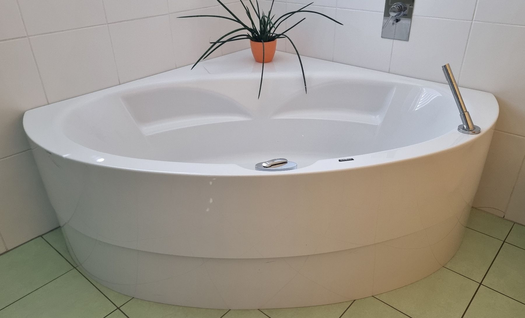 Vasche da bagno: Eckbadewanne Duscholux 150cm Breite – Usato da Rothrist venduto da RWYM