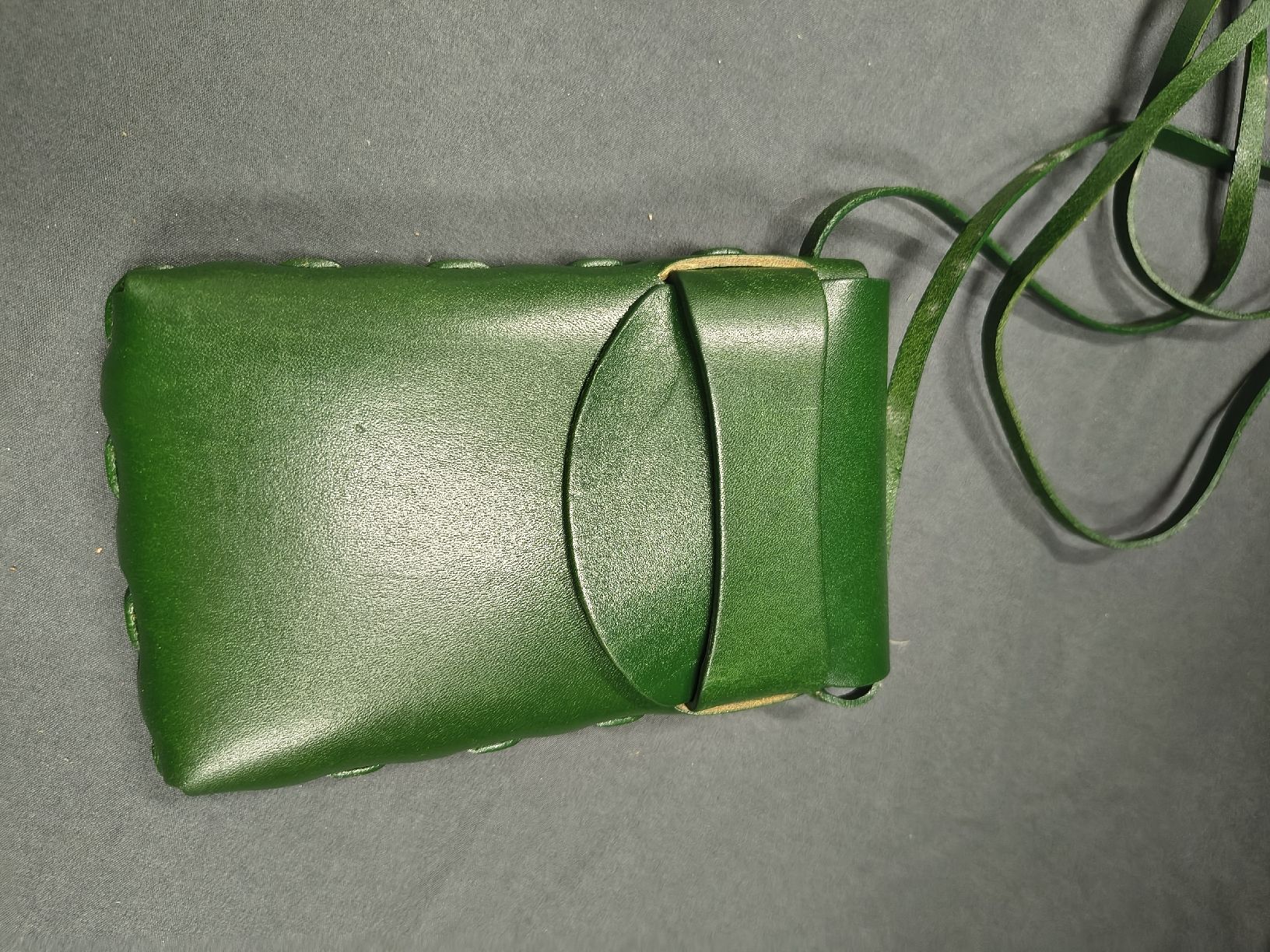 Borse: Leather phone case and bag – Nuovo e nell'imballaggio originale da Vevey venduto da cos-vero