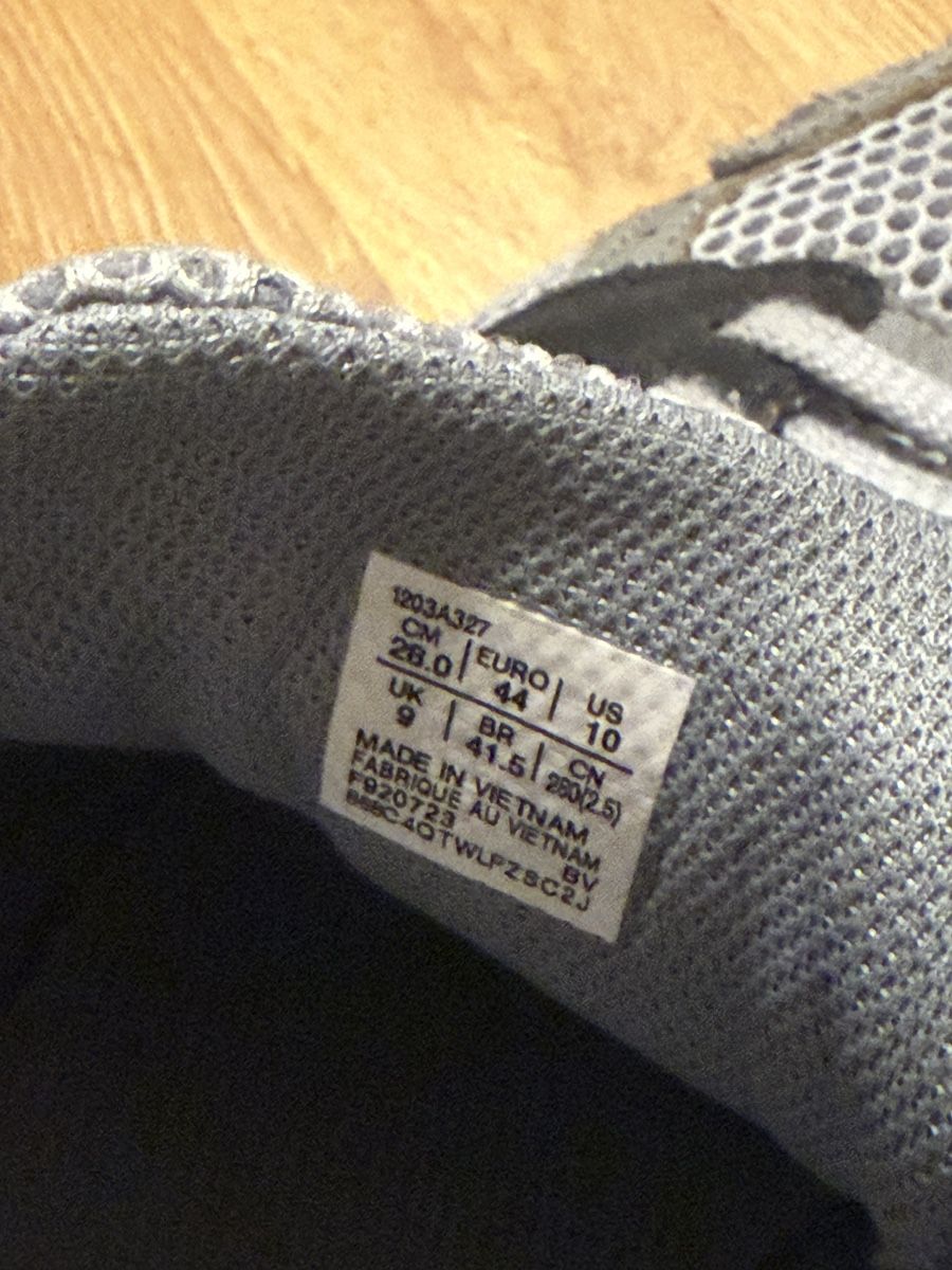 Asics Chaussures hommes: Asics gel 1130 mid grey Gr.44 – D'occasion à Zürich par zoh_26cj 4