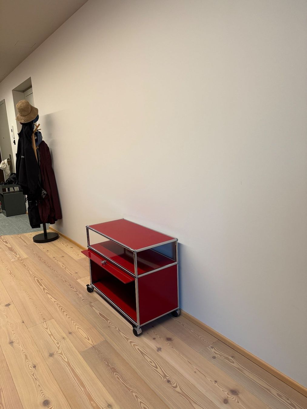 USM Banconi: USM Haller Beistellmöbel mit Schublade – Usato da Adliswil venduto da Melamal 2
