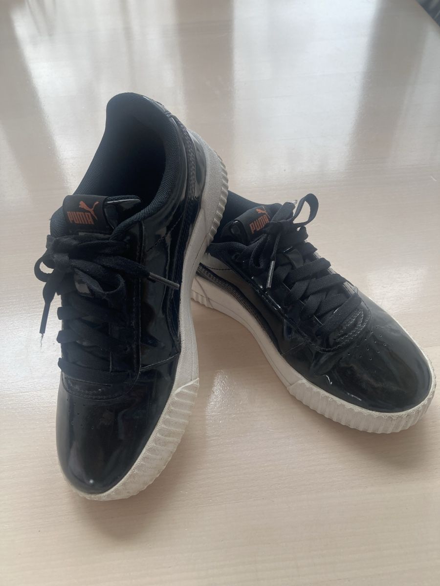Scarpe da donna: Sneaker Puma schwarz lackleder gr 38 – Usato da MUENSINGEN venduto da Simi2005