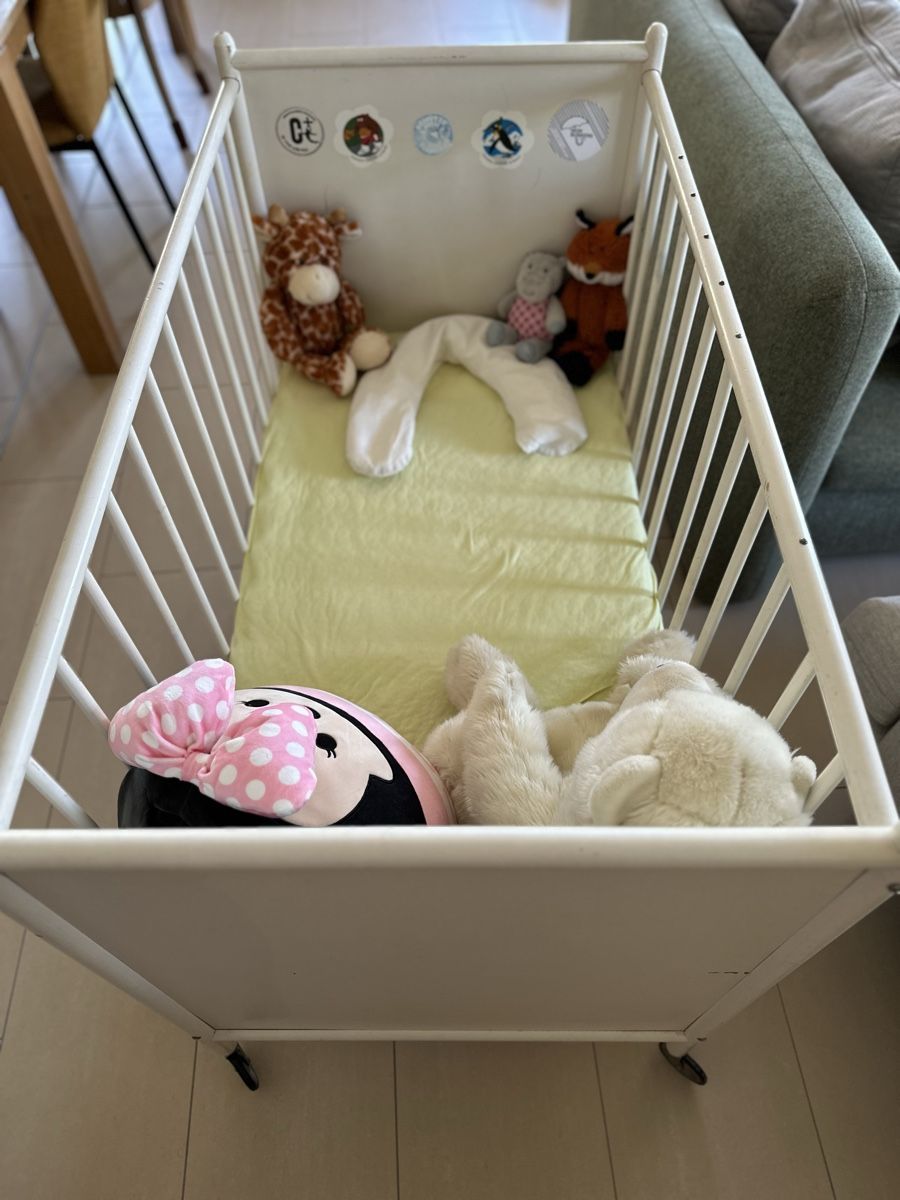 Lits: Kinderbett mit Matratze – D'occasion à Neuchâtel par Restef79 1