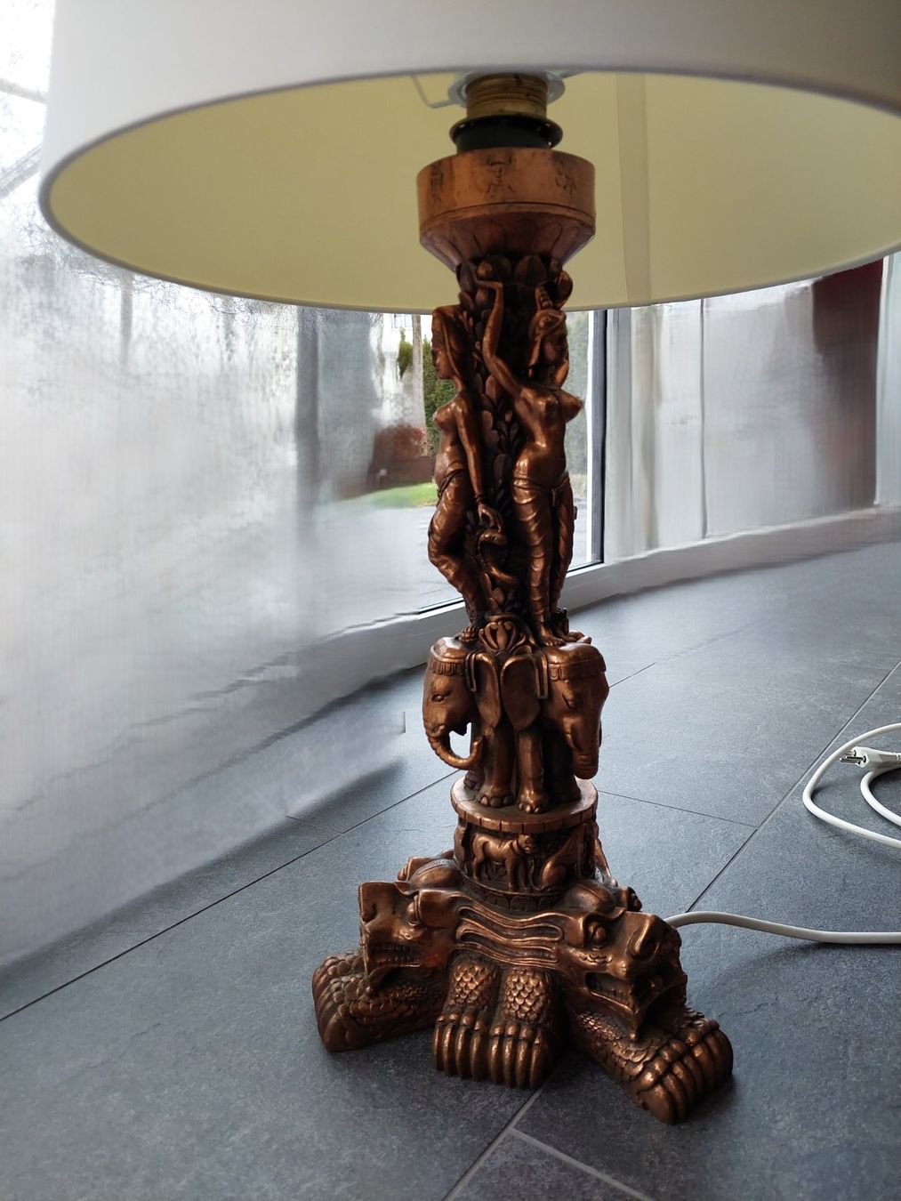 Lampade: Grosse Lampe mit Messingfuss, Asiatisch – Usato da Subingen venduto da K7passt_immer 1