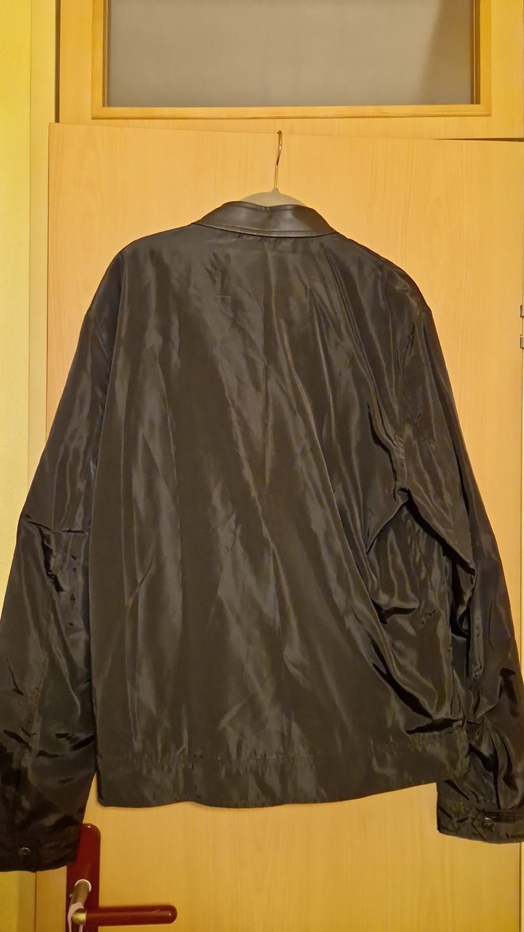Guess Giacche: Windjacke von Guess – Nuovo (secondo la descrizione) da Untersiggenthal venduto da utr_6m5b 3