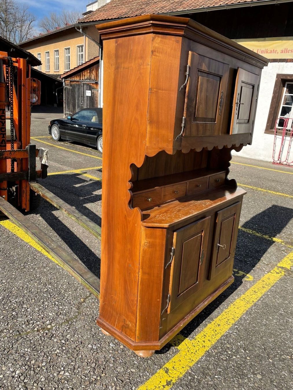 Credenze: Barockbuffet Nussbaum, nicht zerlegbar – Usato da Koblenz venduto da Kbaldinger 1