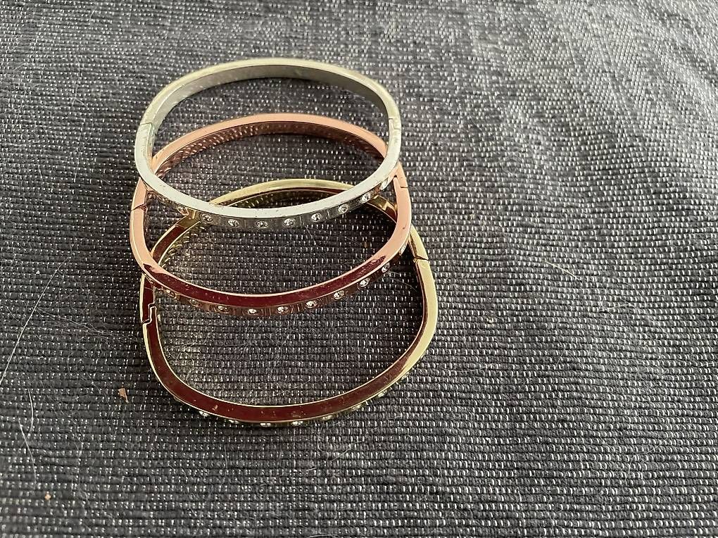 Armbänder & -reifen: 3 wunderschöne Armreifen, Modeschmuck  – Gebraucht aus Liestal von phe_s2wm 3