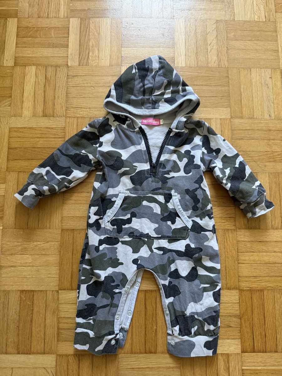 Completi: Baby Camoflage Einteiler – Usato da Bern venduto da jbern3012