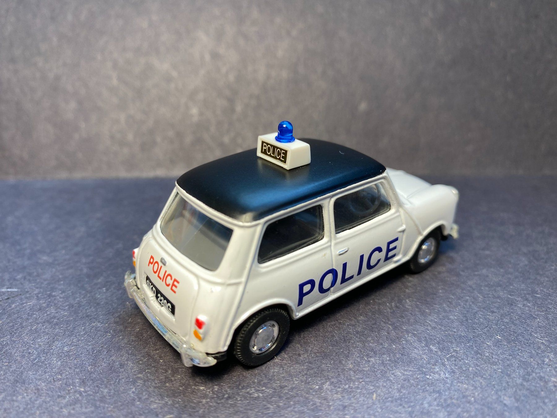 Corgi Toys Modellautos: Mini Cooper, weiss, Police, Corgi 1:43 – Gebraucht aus Spiez von Mlandcruiser 4